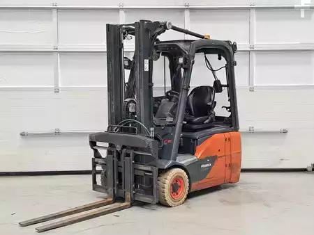 Carrelli elettrici 3 ruote 2017  Linde E16C-02 (1)