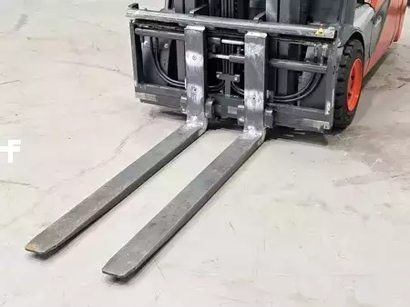 3-wiel elektrische heftrucks 2019  Linde E16-02 (7)