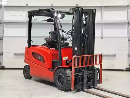 Elektro čtyřkolový VZV 2019  Hyster J2.5XN (6)