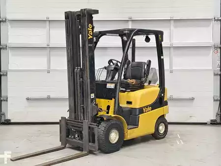 Chariots élévateurs diesel 2014  Yale GDP16VX (1)