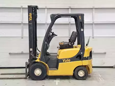 Chariots élévateurs diesel 2014  Yale GDP16VX (2)