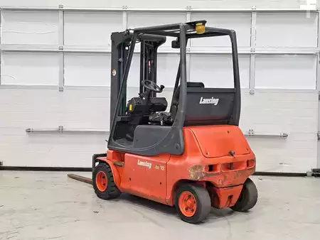 4-wiel elektrische heftrucks  Linde E18P (3)