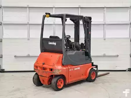 4-wiel elektrische heftrucks  Linde E18P (4)