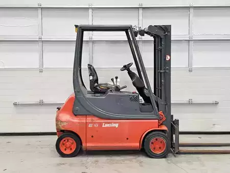 4-wiel elektrische heftrucks  Linde E18P (5)