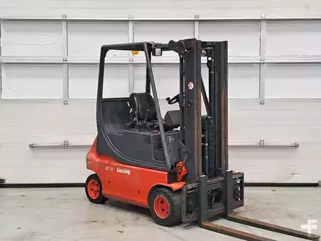 4-wiel elektrische heftrucks  Linde E18P (6)