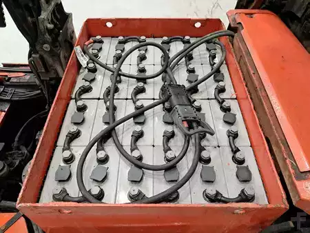 4-wiel elektrische heftrucks  Linde E18P (9)