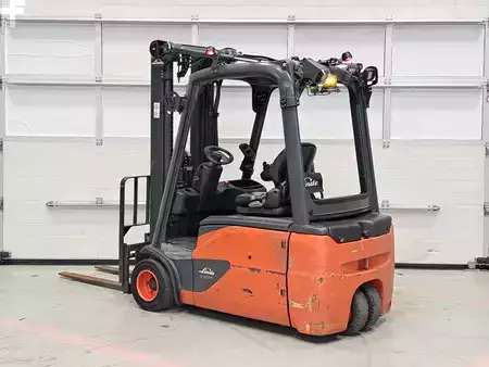 3-wiel elektrische heftrucks  Linde E20L-02 (3)