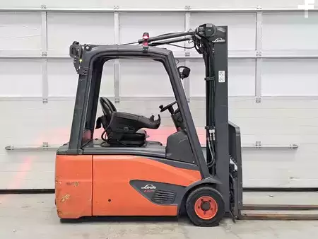 3-wiel elektrische heftrucks  Linde E20L-02 (5)