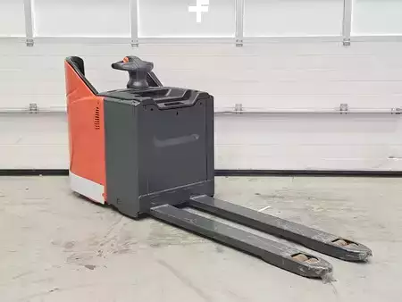 Nízkozdvižný vozík  Linde T24 SP (6)