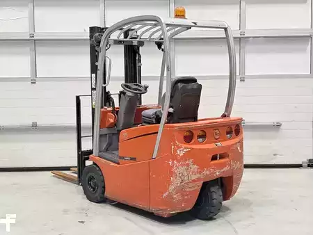 3-wiel elektrische heftrucks  Linde C3E150R (3)