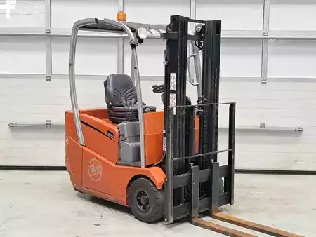 3-wiel elektrische heftrucks  Linde C3E150R (6)