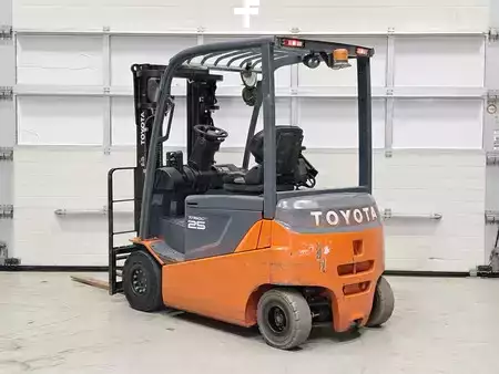 Elektro čtyřkolový VZV 2014  Toyota 8FBMKT25 (14)