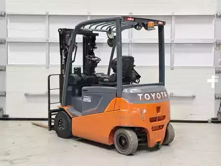 Elektro čtyřkolový VZV 2014  Toyota 8FBMKT25 (3)