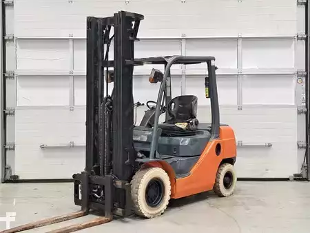 Diesel truck 2007  Toyota 52-8FD25 (1)