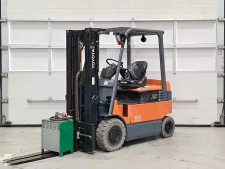 4-wiel elektrische heftrucks 2012  Toyota 7FBMF25 (1)