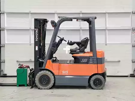 4-wiel elektrische heftrucks 2012  Toyota 7FBMF25 (2)