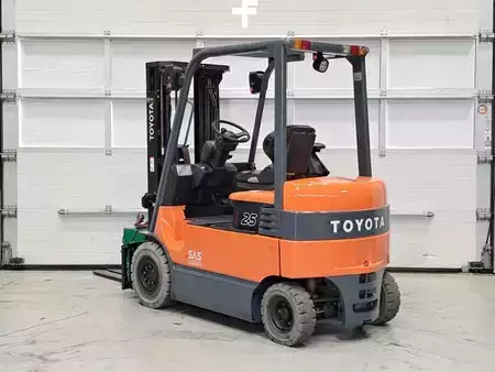 4-wiel elektrische heftrucks 2012  Toyota 7FBMF25 (3)
