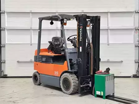 4-wiel elektrische heftrucks 2012  Toyota 7FBMF25 (6)