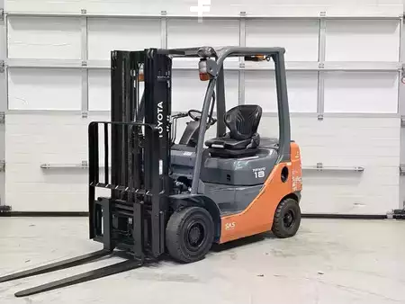 Diesel truck 2019  Toyota 02-8FDF18 (1)