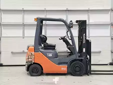 Diesel truck 2019  Toyota 02-8FDF18 (5)