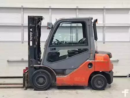 Carretilla elevadora diésel 2014  Toyota 52-8FDF25 (2)