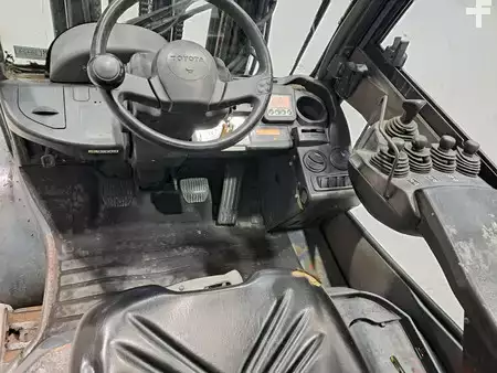 Carretilla elevadora diésel 2014  Toyota 52-8FDF25 (8)