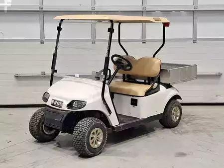 Eléctrica de 4 ruedas 2022  E-Z-GO RXV elite (1)