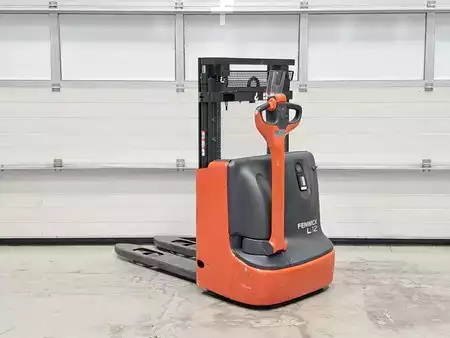 Apilador eléctrico 2019  Linde L12 (3)