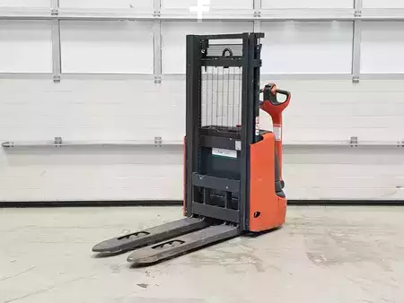 Apilador eléctrico 2019  Linde L10 (1)