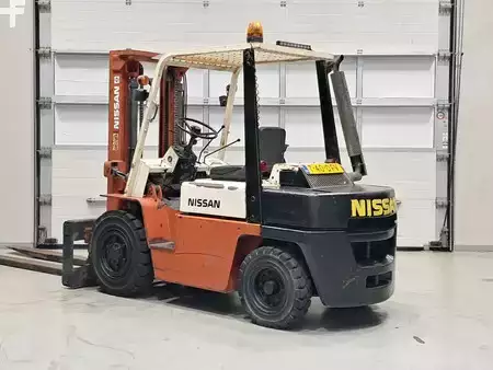 Diesel Forklifts - Nissan YF03A33TU (3)