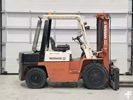 Diesel Forklifts - Nissan YF03A33TU (5)