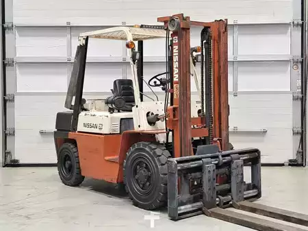 Diesel Forklifts - Nissan YF03A33TU (6)