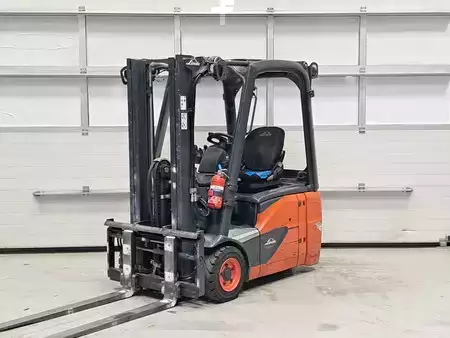 Eléctrica de 3 ruedas 2017  Linde E16C-02 (1)