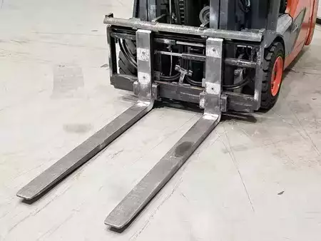 Eléctrica de 3 ruedas 2017  Linde E16C-02 (7)