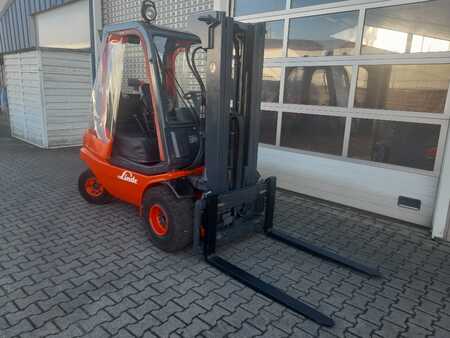 Gas truck 1999  Linde H 30 T  (1)