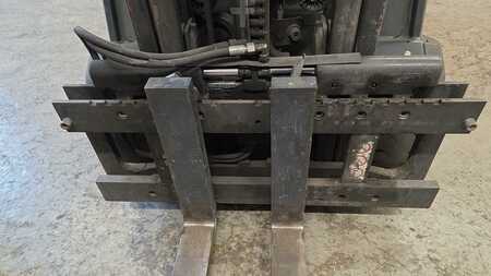 Elektryczne 3-kołowe 2007  Linde E18L-00 (5)