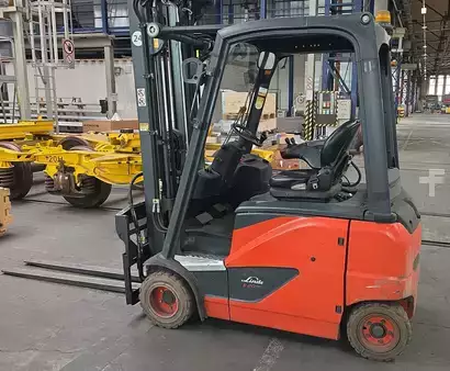 Elektro 4 Rad 2015  Linde E20PH-02 (2)