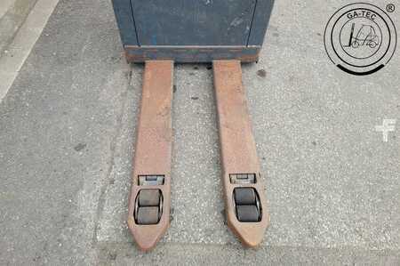 Horizontal-Kommissionierer 2008  Linde T20SP (7)