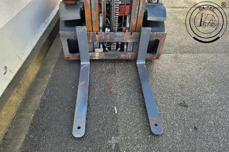 LPG VZV 2005  Linde H25T (6)