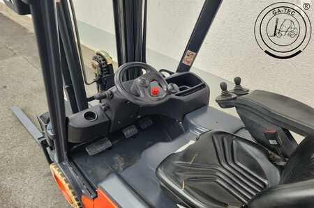 Carrelli elettrici 3 ruote 2010  Linde E15 (8)