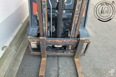 Carrelli elevatori GPL 2016  Linde H16T (6)