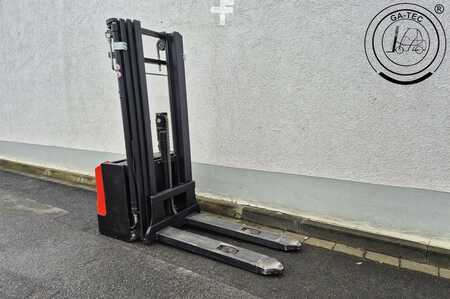 Stacker pedestre 2023  EP Equipment WSA161 (4)