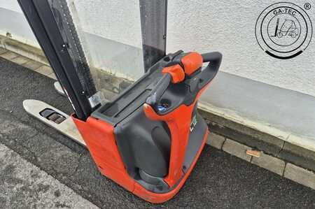 Ruční vysokozdvižný vozík 2019  Linde L12 (8)