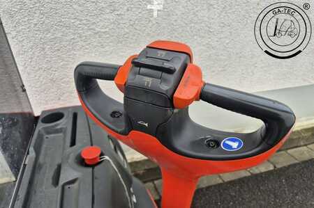 Ruční vysokozdvižný vozík 2019  Linde L12 (9)