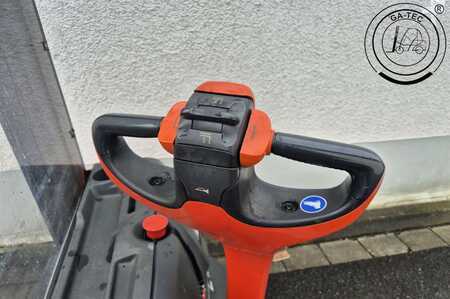 Ruční vysokozdvižný vozík 2019  Linde L12 (9)