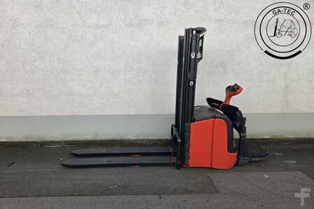 Elektromos emelőkocsik 2013  Linde L14AP (3)