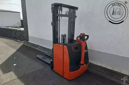 Wózek wysokiego podnoszenia 2015  Linde L14i (3)