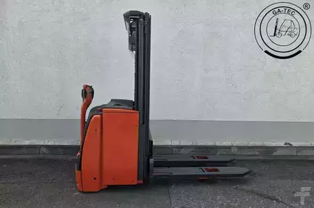 Wózek wysokiego podnoszenia 2015  Linde L14i (8)