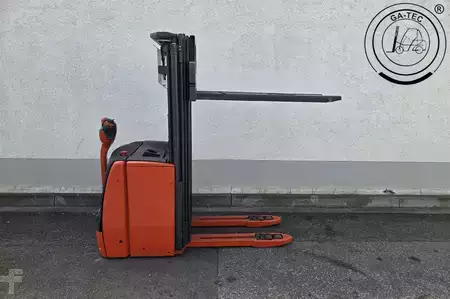 Wózek wysokiego podnoszenia 2015  Linde L14i (9)