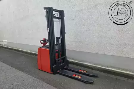 Wózek wysokiego podnoszenia 2023  Linde L14 (4)
